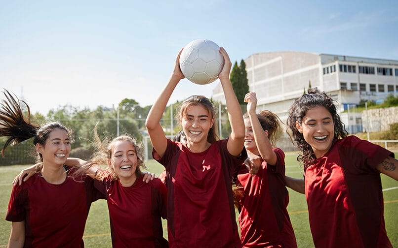 5-woman soccer team with uniform